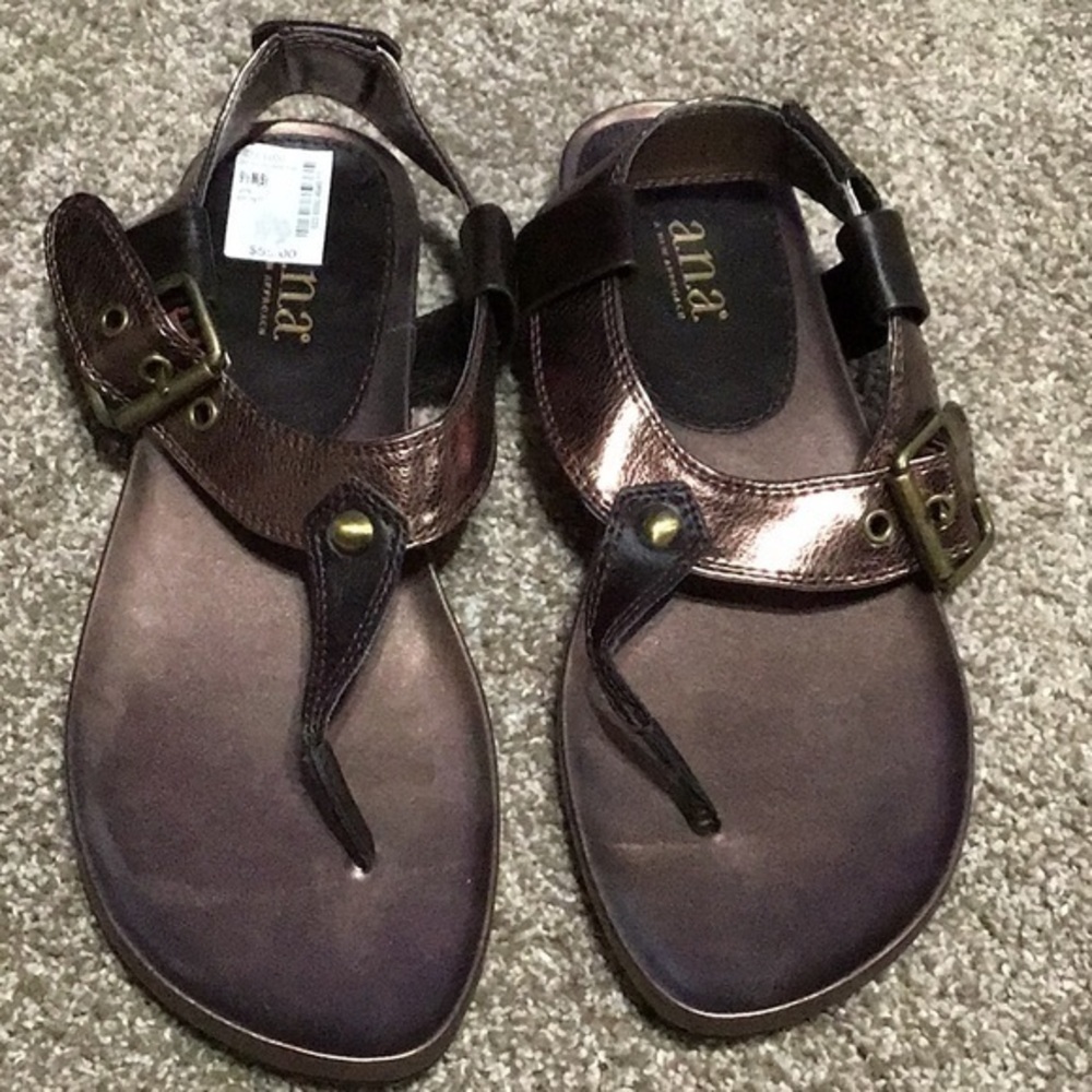 🆕Sandal in bronze w/brown accents